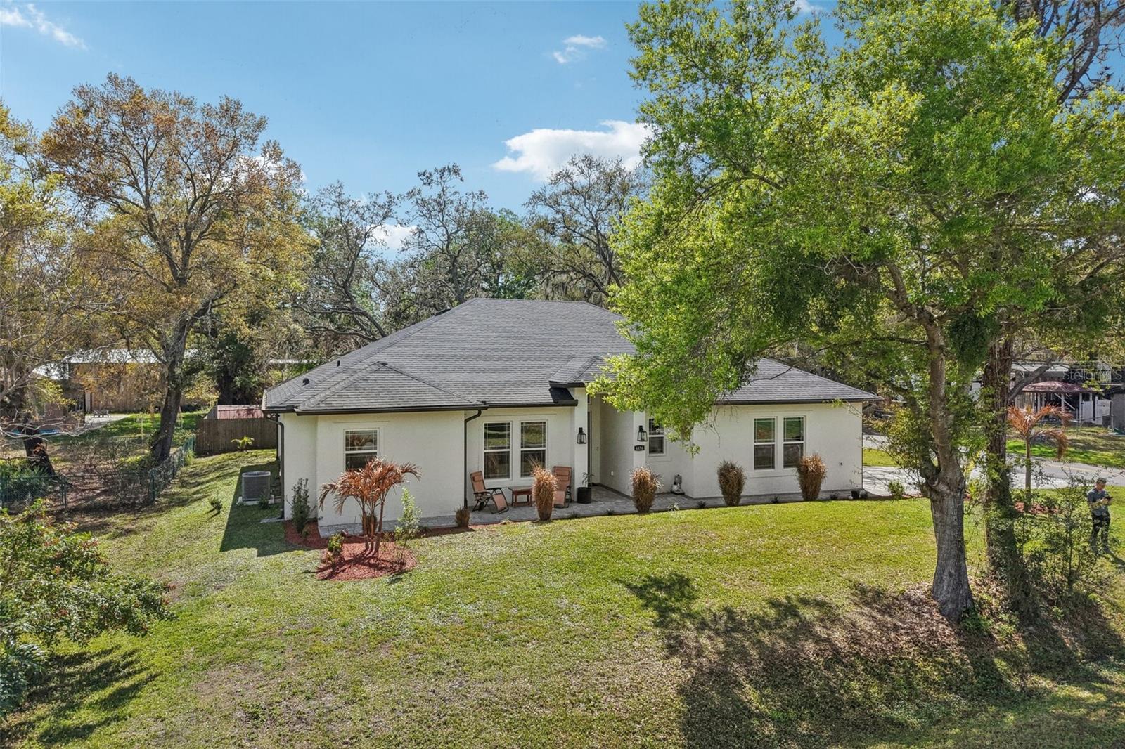 OAKWOOD SHORES - Residential