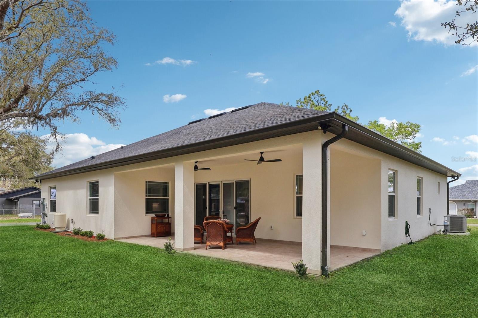 OAKWOOD SHORES - Residential