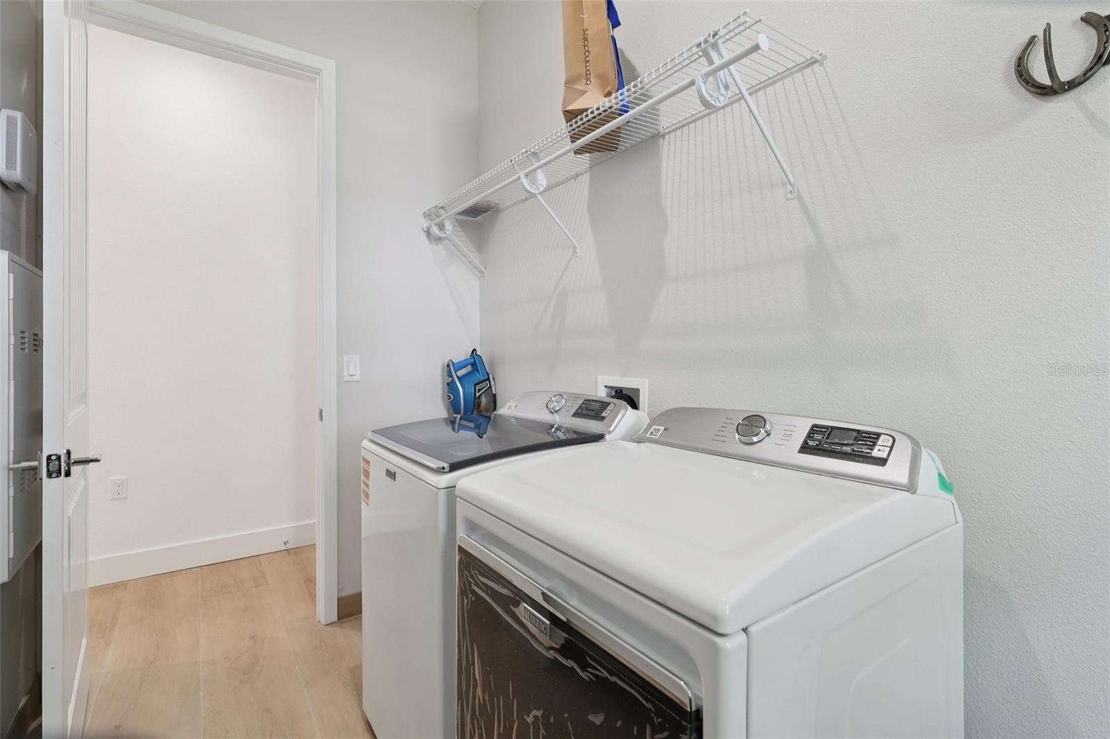 OAKWOOD SHORES - Residential