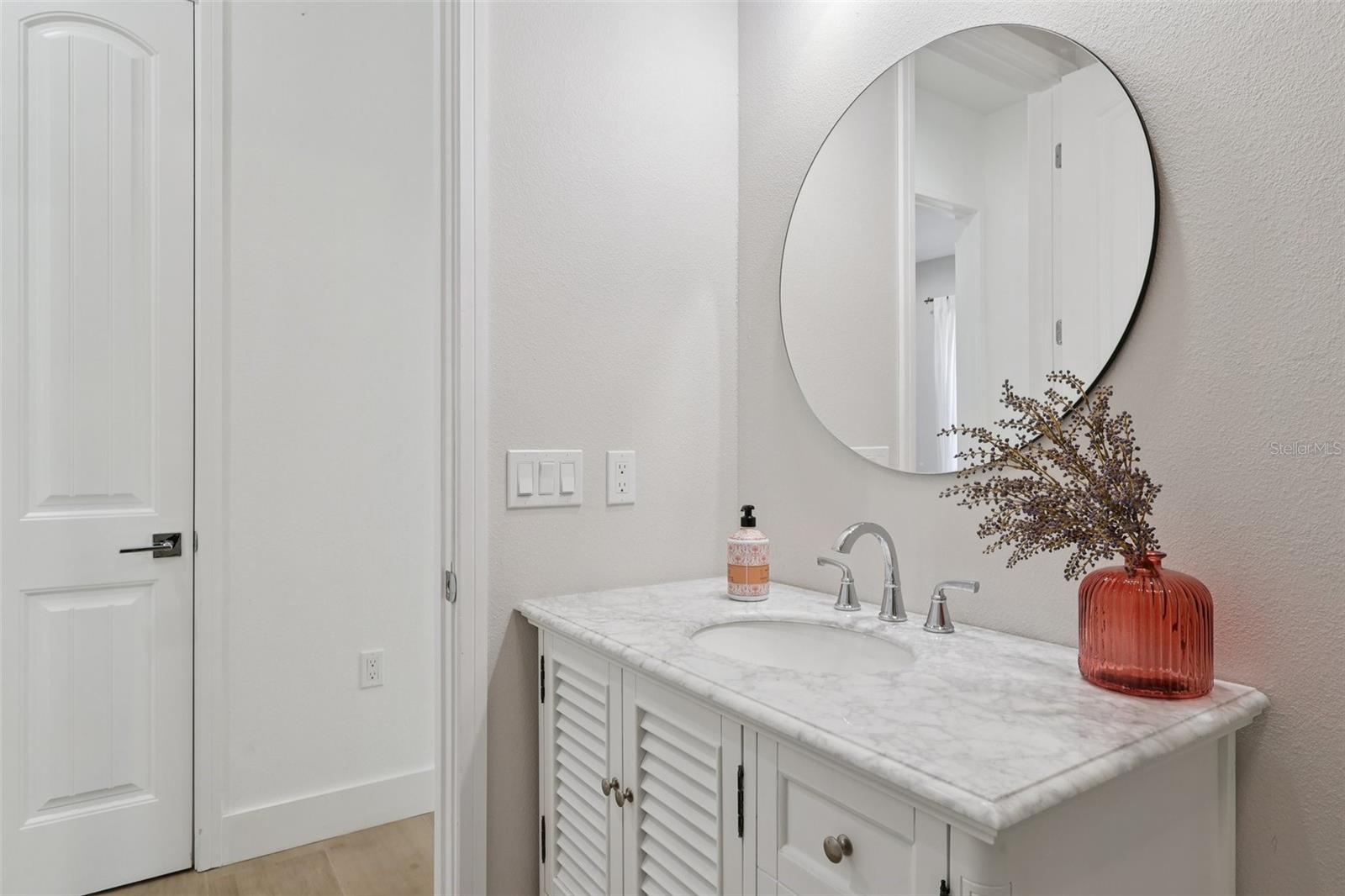 OAKWOOD SHORES - Residential