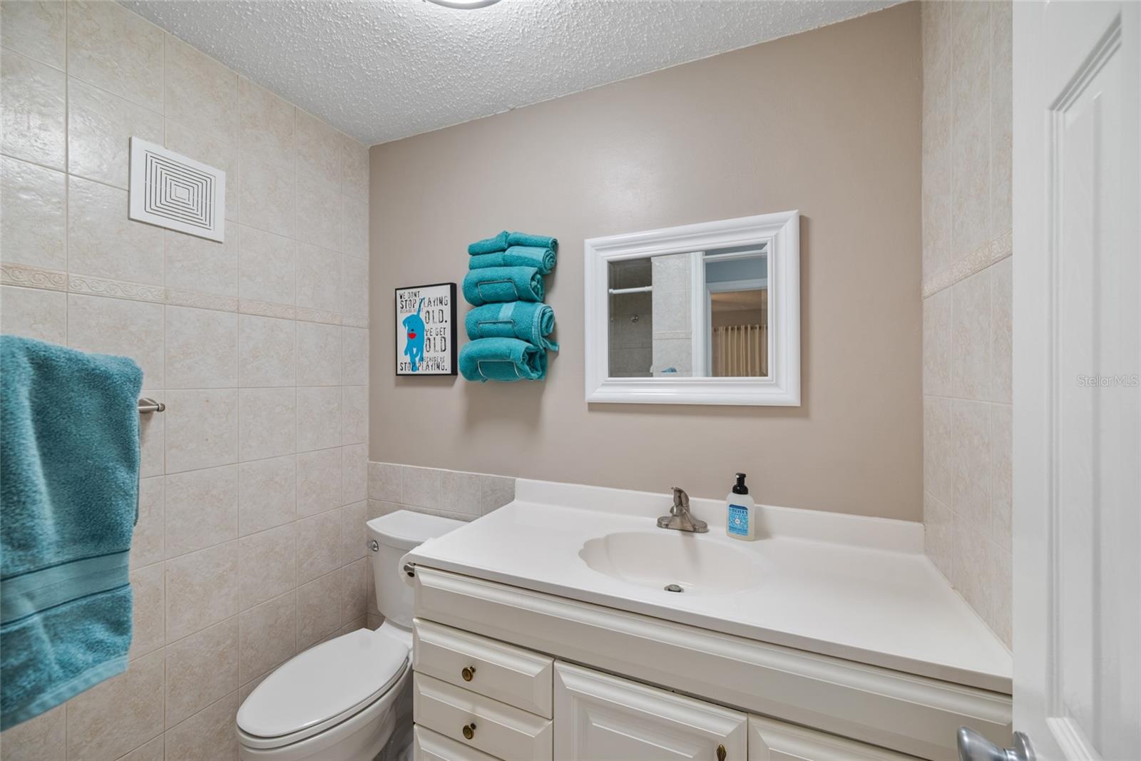 PARADISE POINTE WEST - Residential