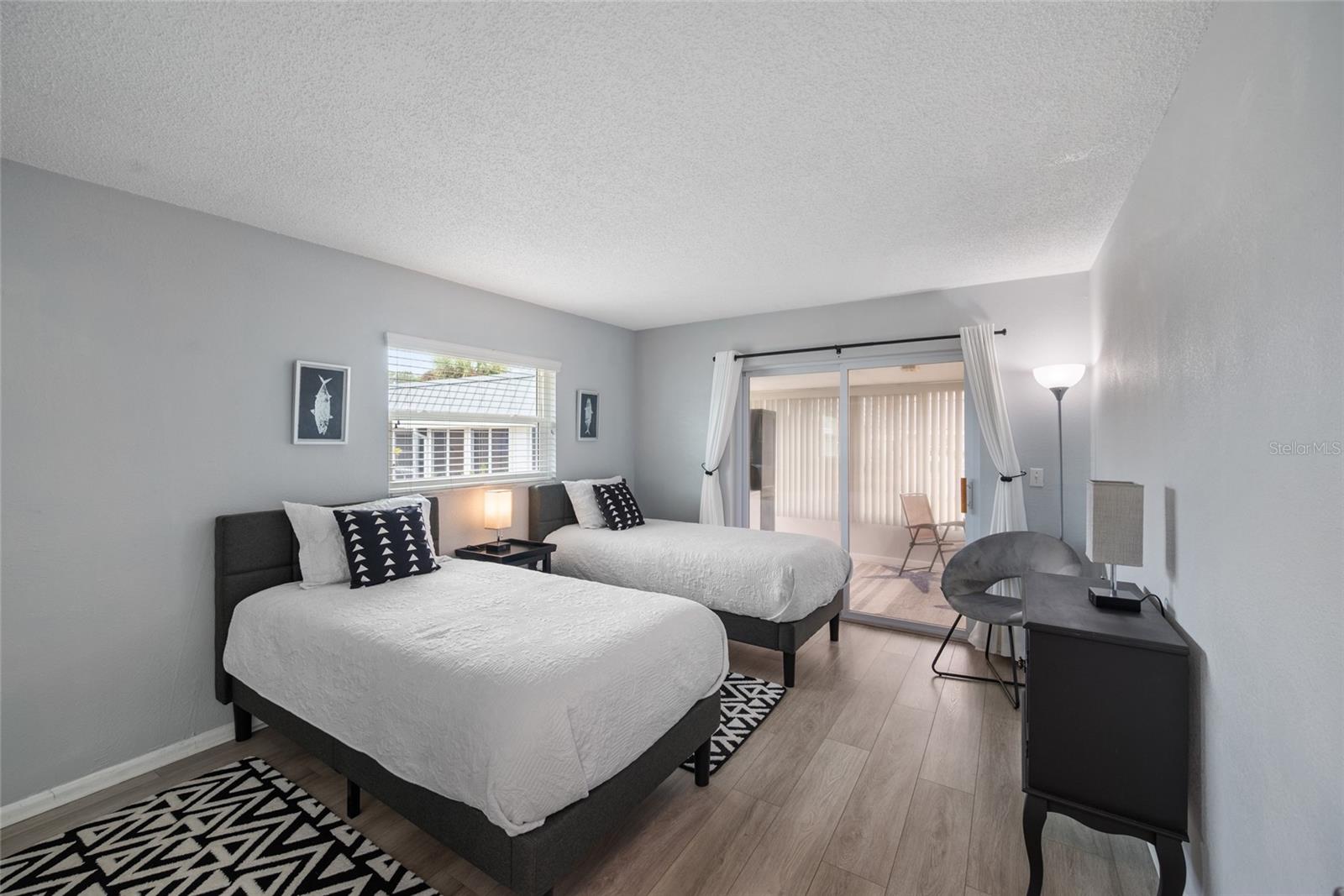 PARADISE POINTE WEST - Residential