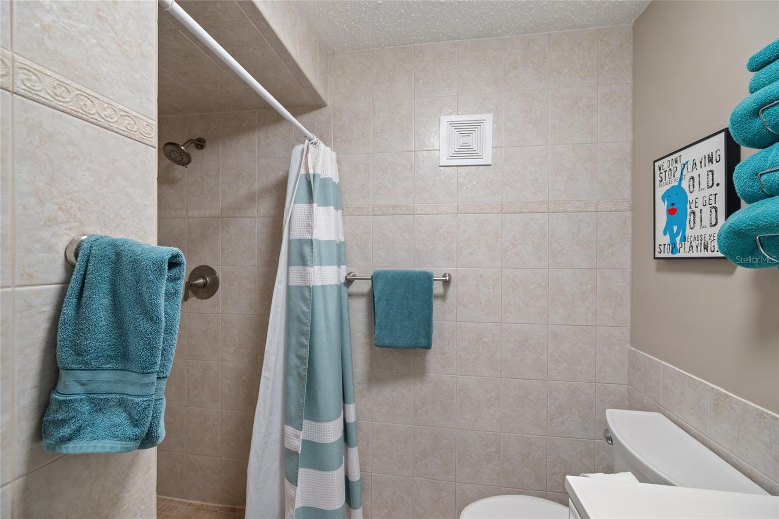 PARADISE POINTE WEST - Residential