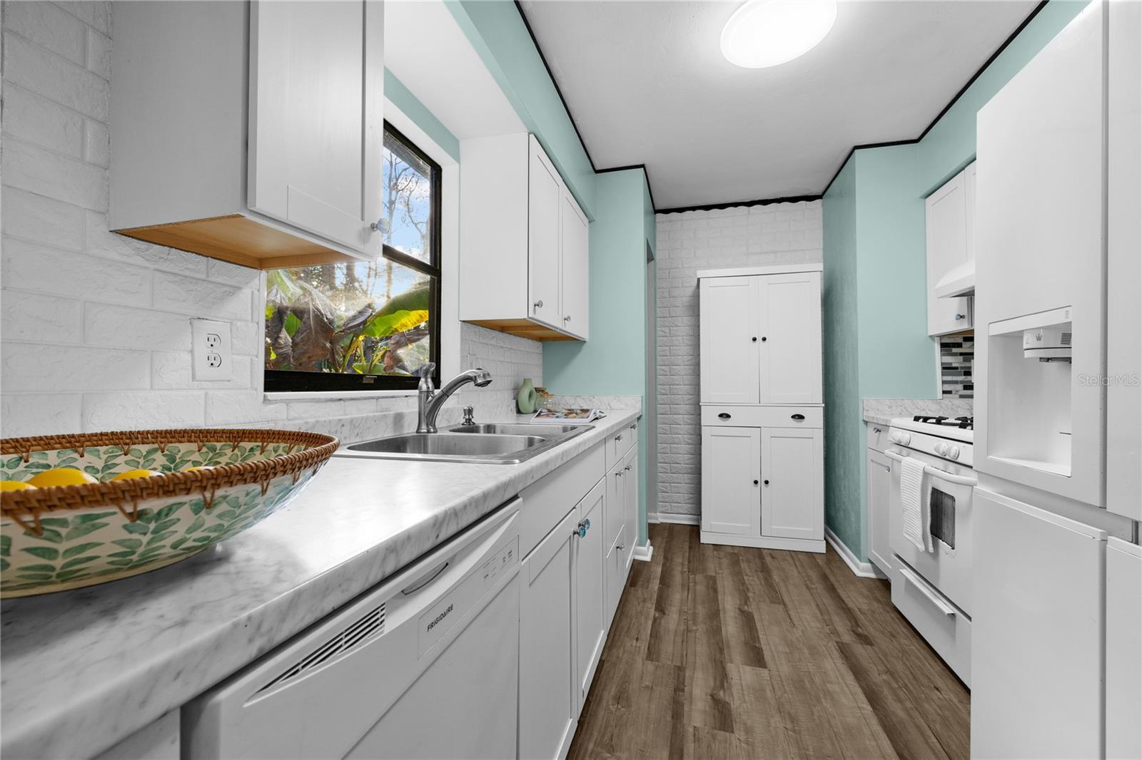 SPRINGTREE III - Residential