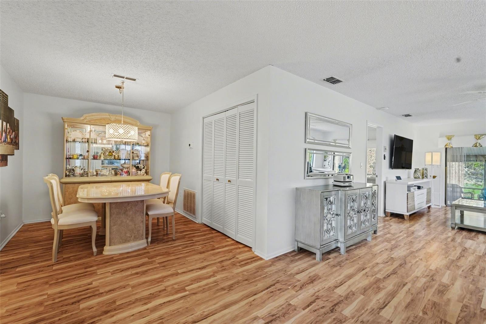 BEACON WOODS WEDGEWOOD CONDO - Residential