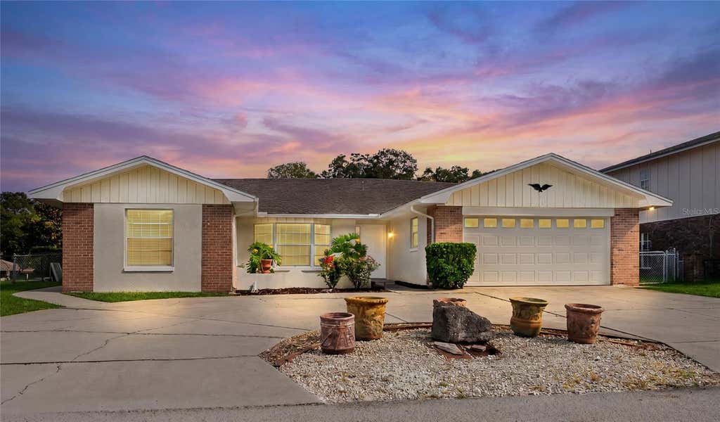 Photo of 10 Felicia Court, Palm Coast, FL 32137 (MLS # FC320812)
