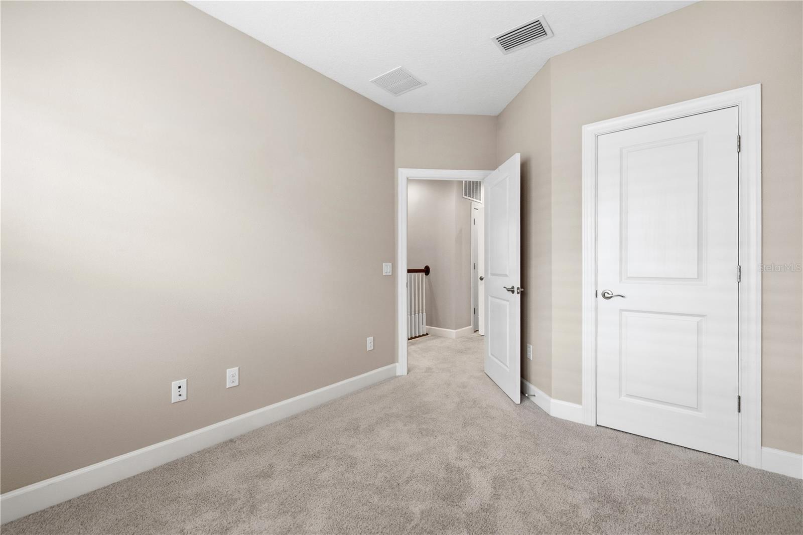 COVE AT LOGGERHEAD MARINA - Residential Lease