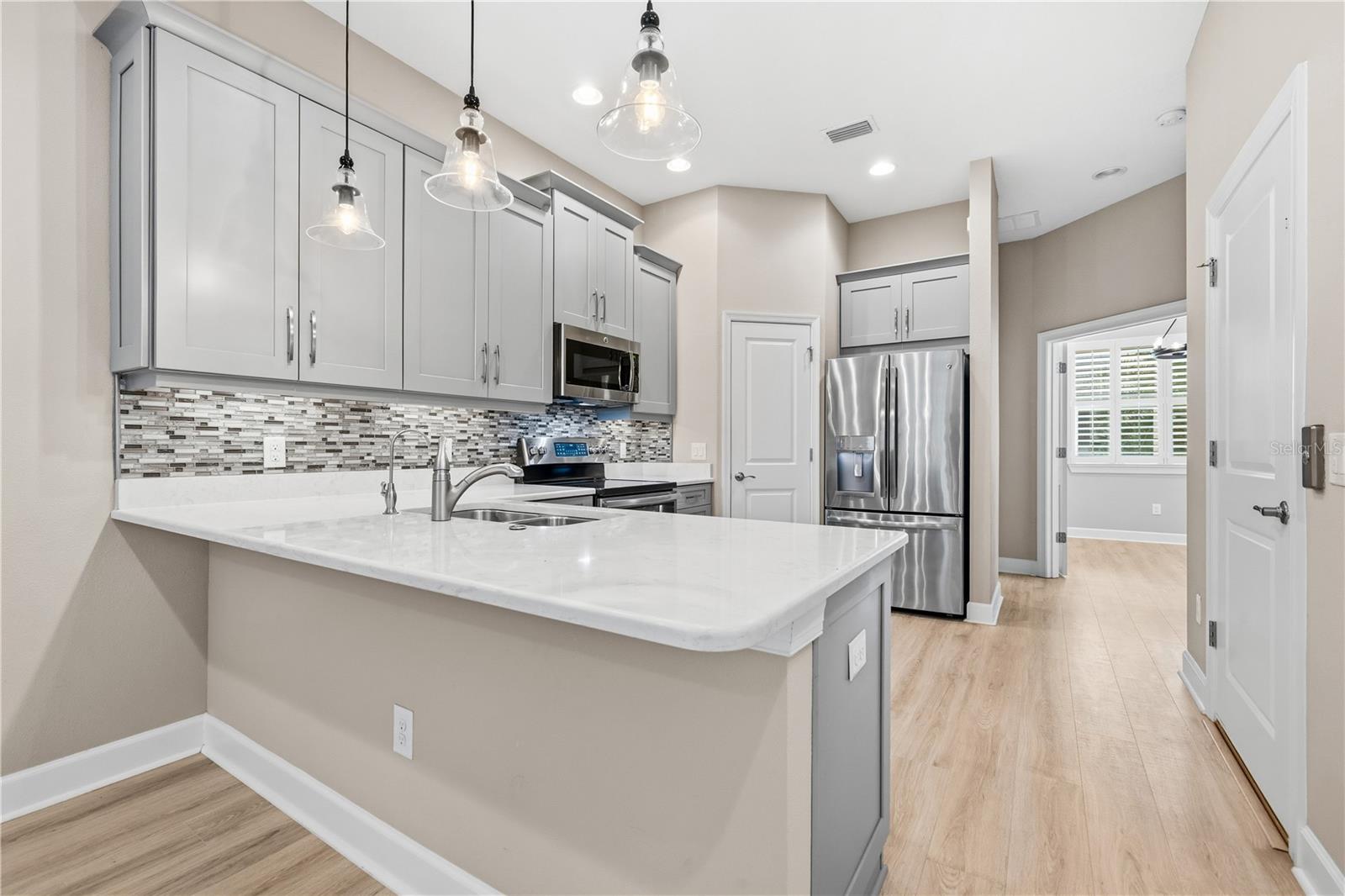 COVE AT LOGGERHEAD MARINA - Residential Lease