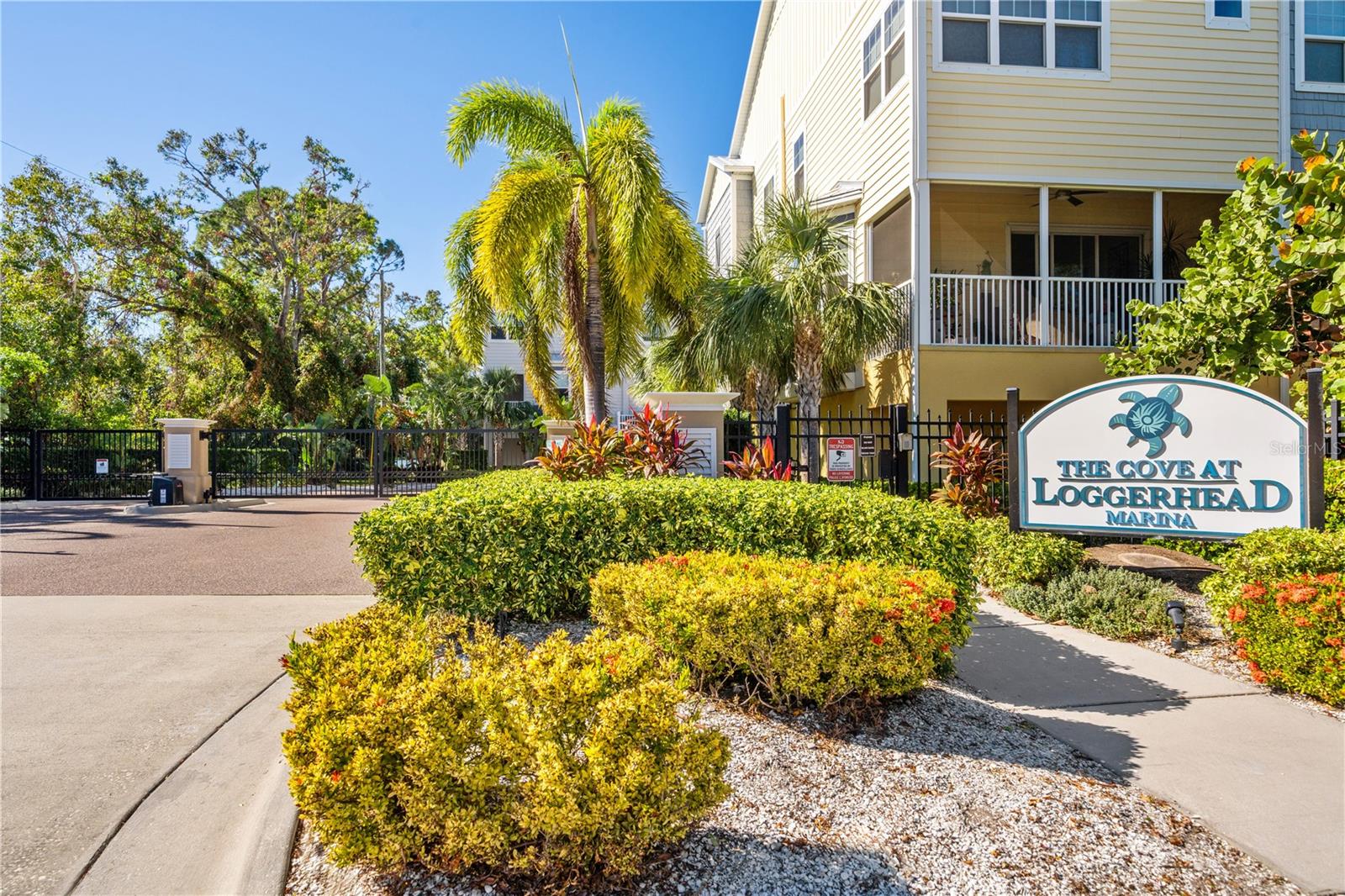 COVE AT LOGGERHEAD MARINA - Residential Lease