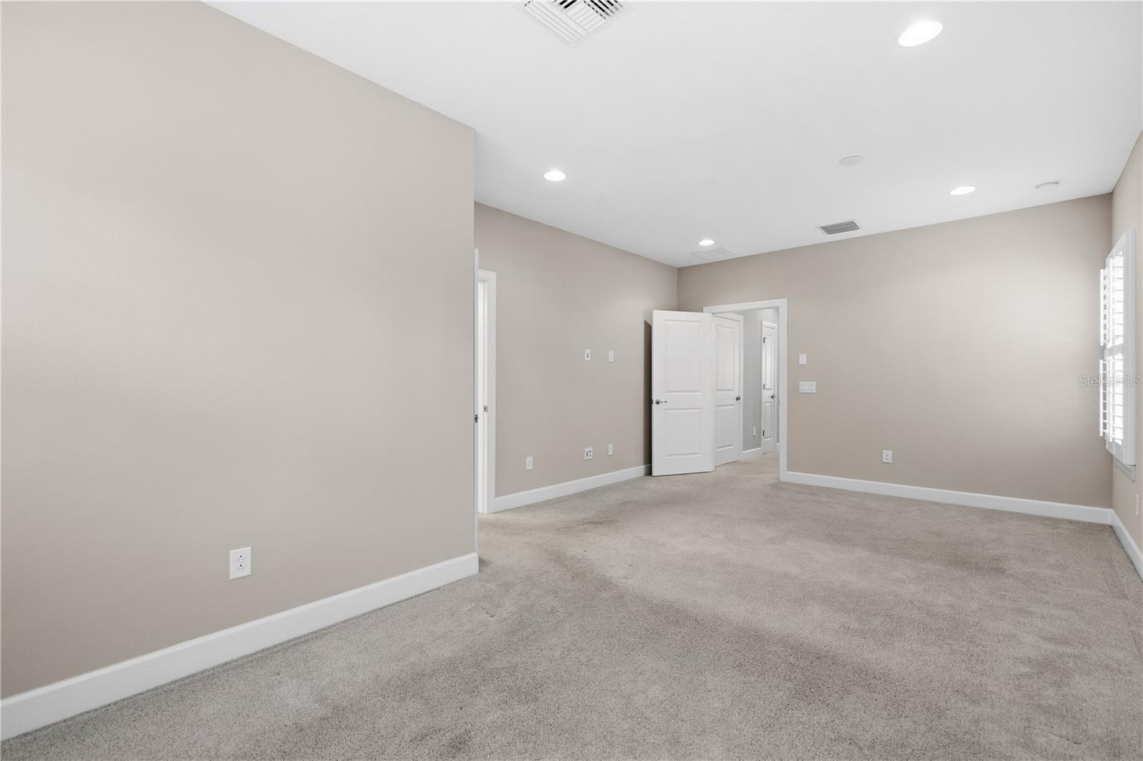 COVE AT LOGGERHEAD MARINA - Residential Lease