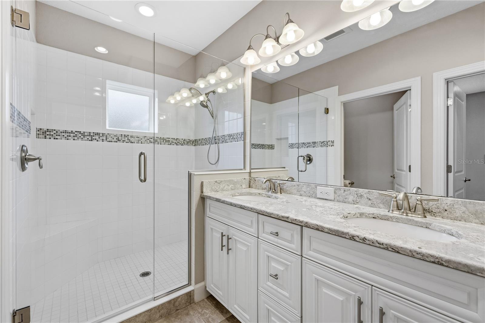 COVE AT LOGGERHEAD MARINA - Residential Lease