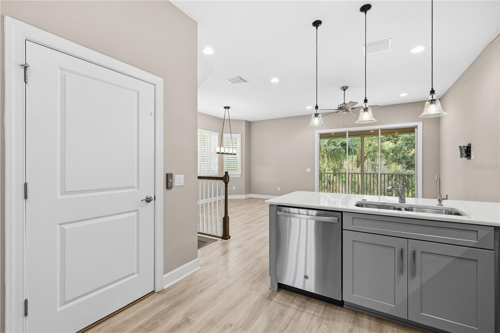 COVE AT LOGGERHEAD MARINA - Residential Lease