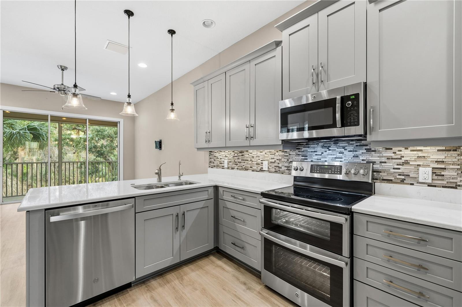 COVE AT LOGGERHEAD MARINA - Residential Lease