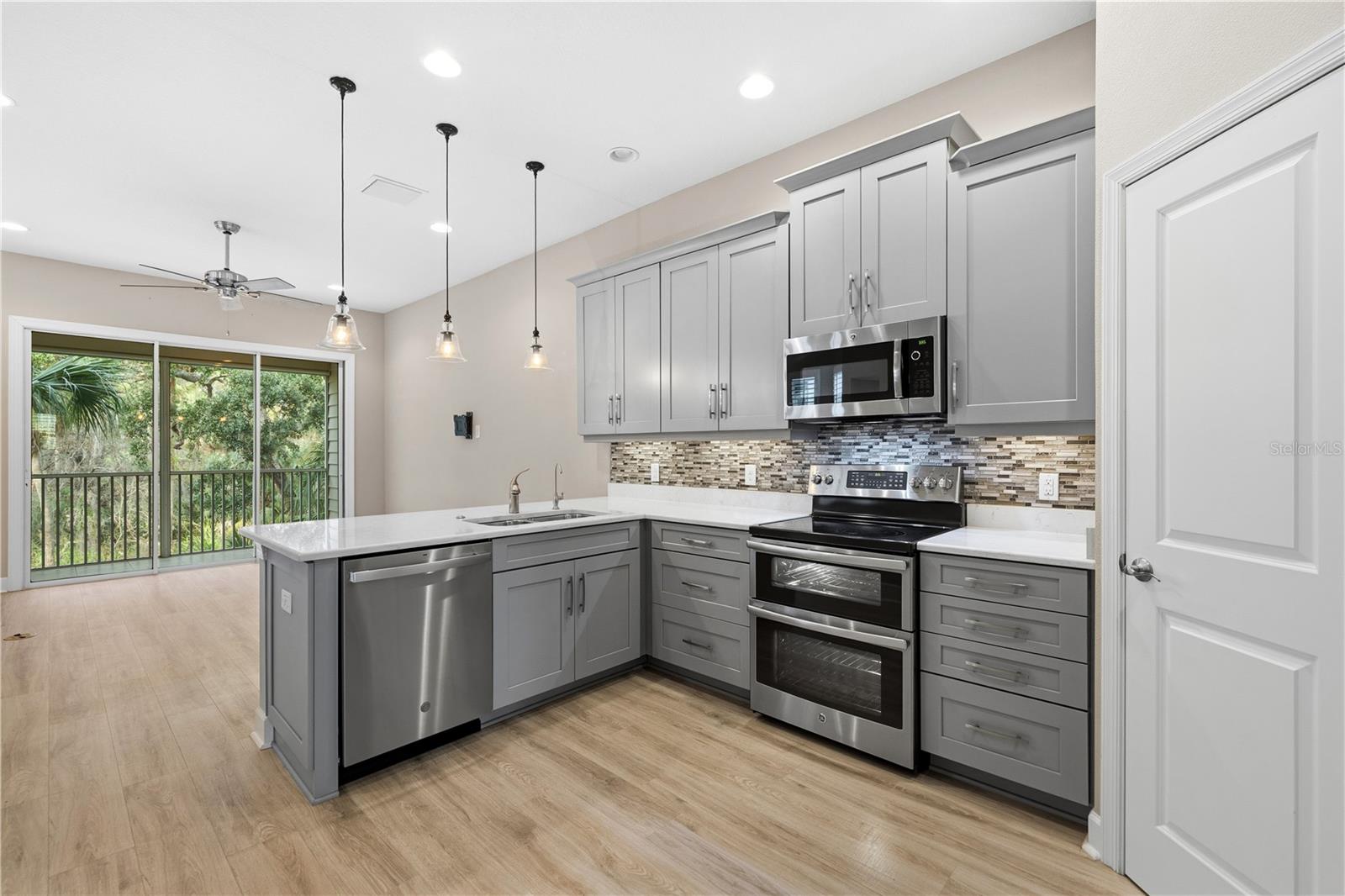 COVE AT LOGGERHEAD MARINA - Residential Lease