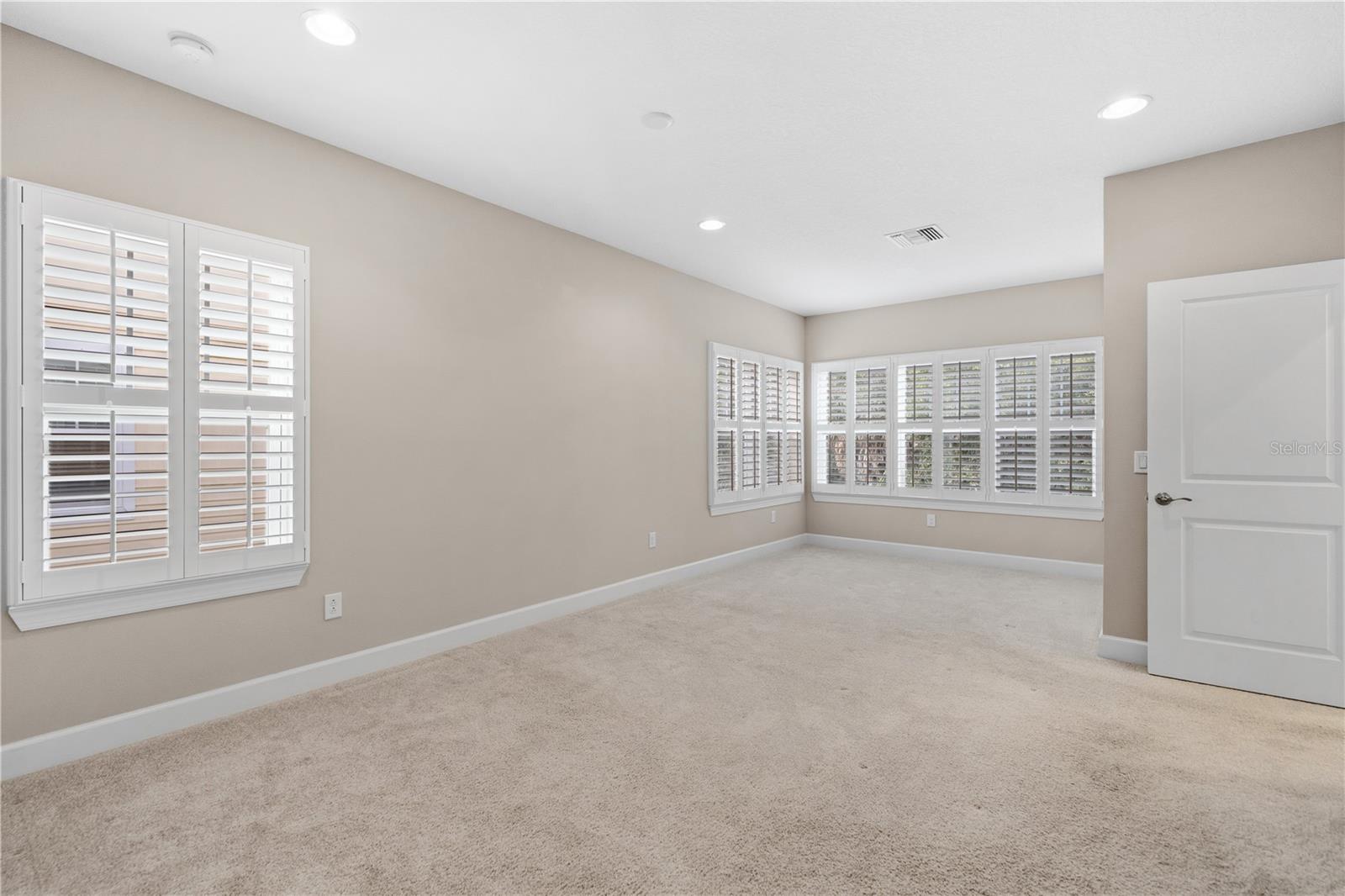 COVE AT LOGGERHEAD MARINA - Residential Lease