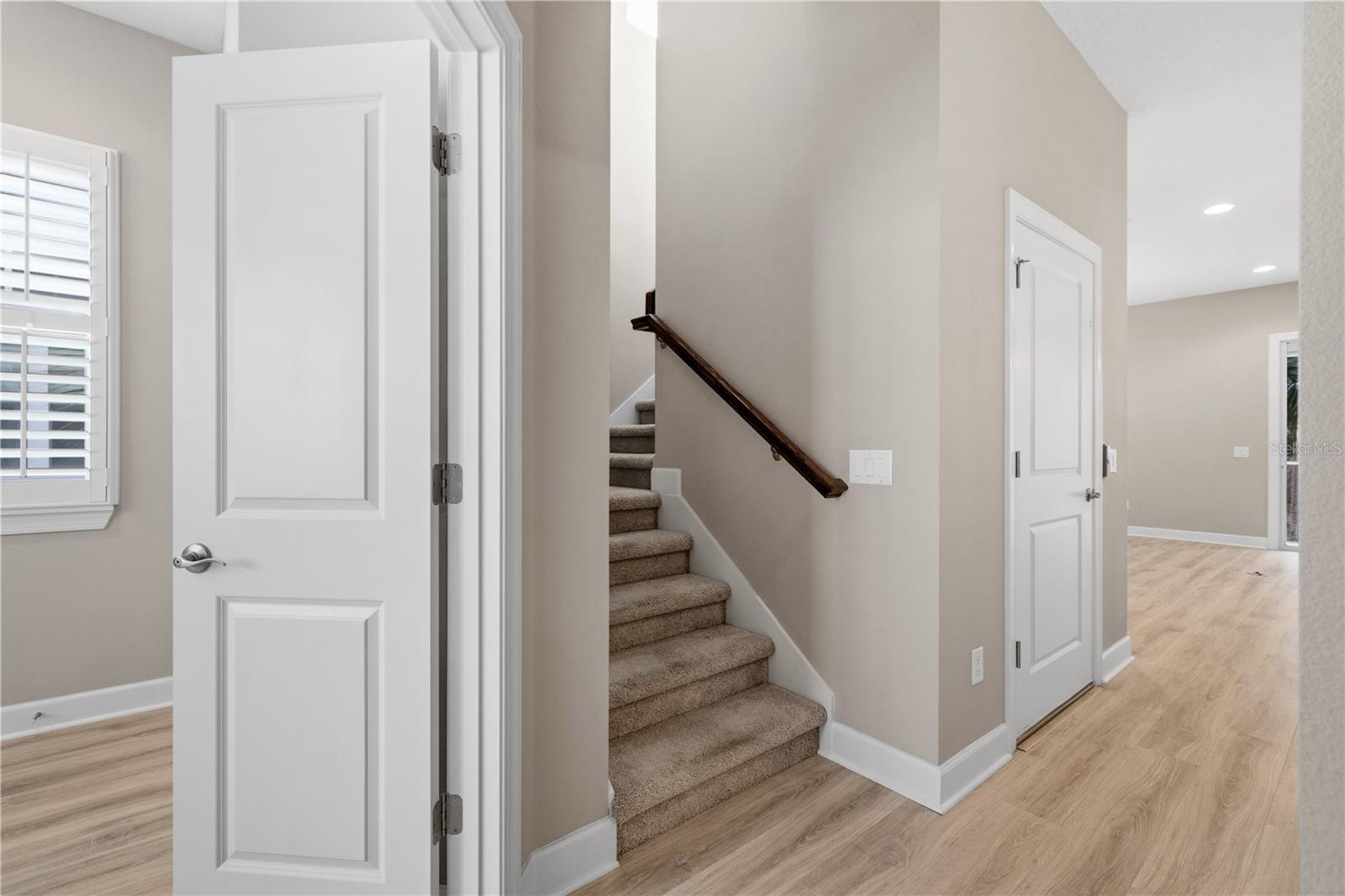 COVE AT LOGGERHEAD MARINA - Residential Lease