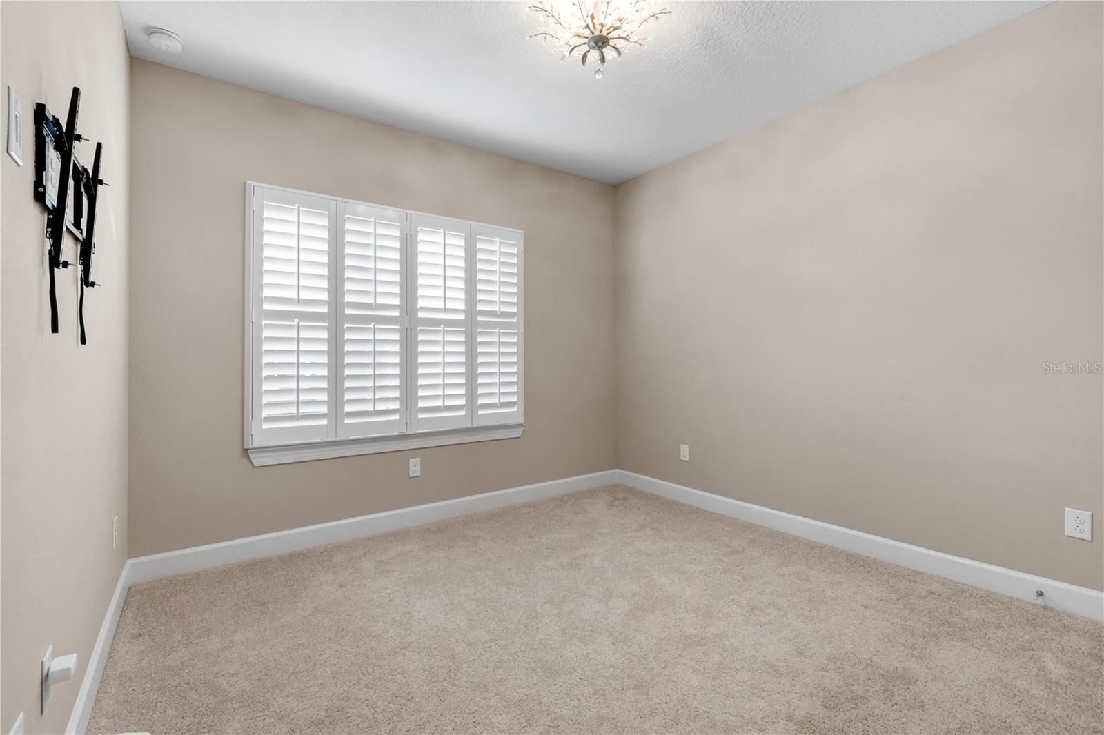 COVE AT LOGGERHEAD MARINA - Residential Lease