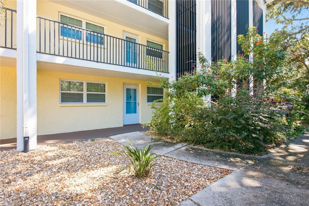 Photo of 821 Deleon Court #109, Dunedin, FL 34698 (MLS # TB8557895)