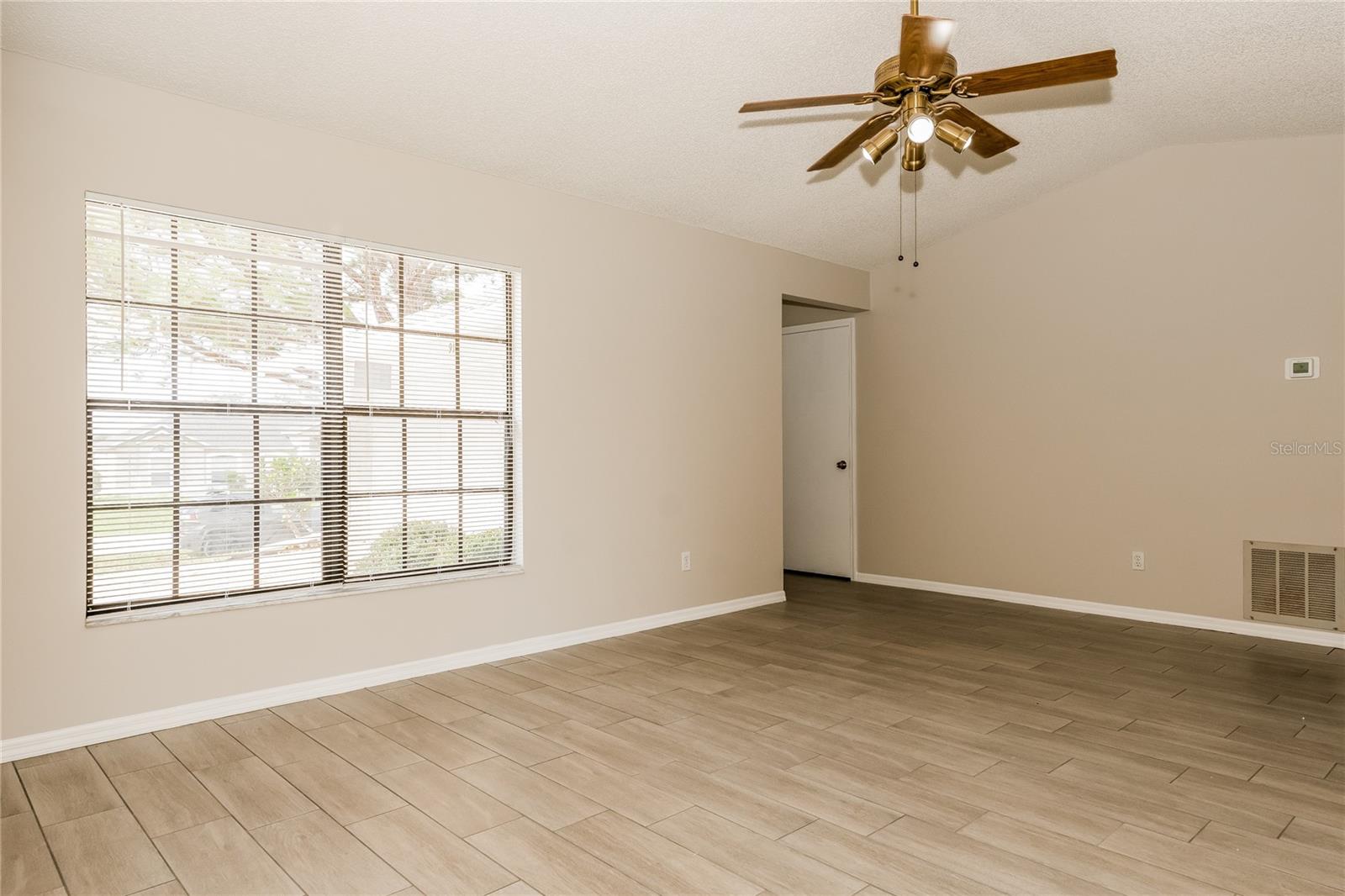DELTONA LAKES UNIT 41 - Residential Lease