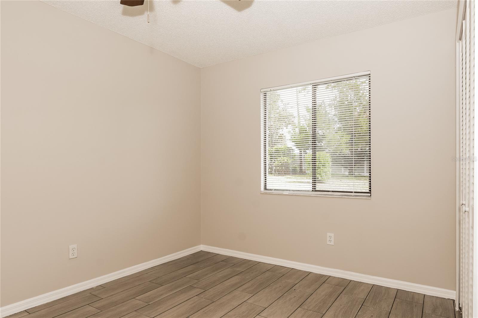 DELTONA LAKES UNIT 41 - Residential Lease