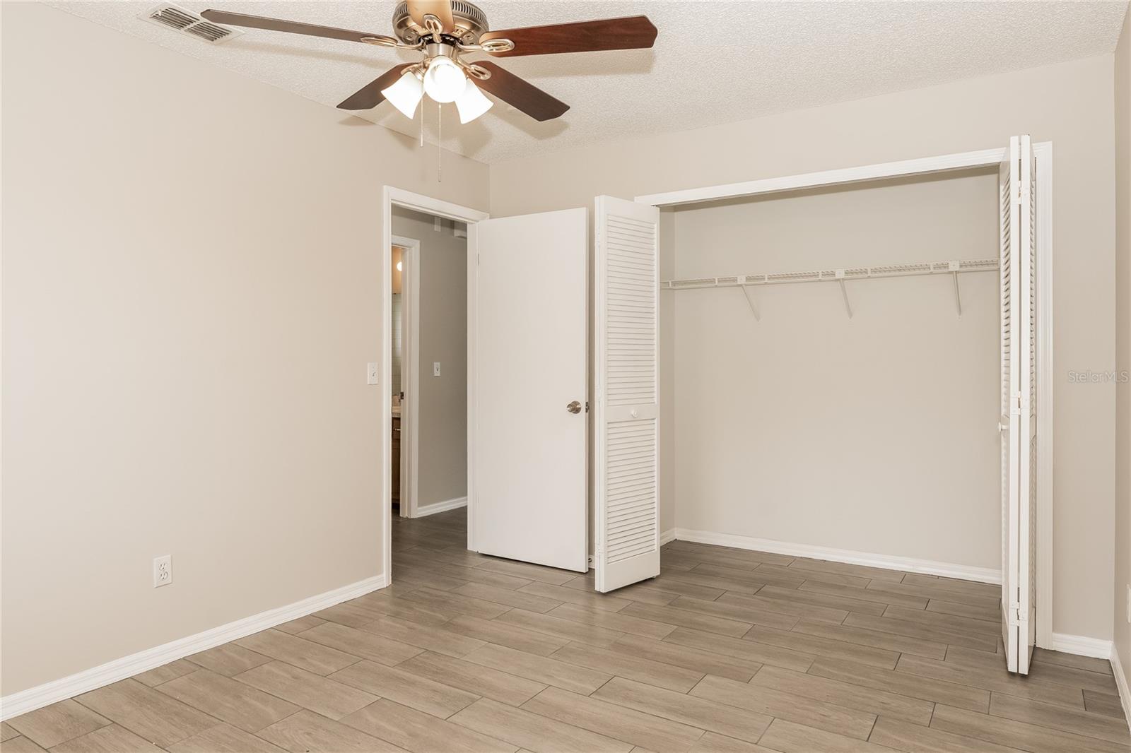 DELTONA LAKES UNIT 41 - Residential Lease