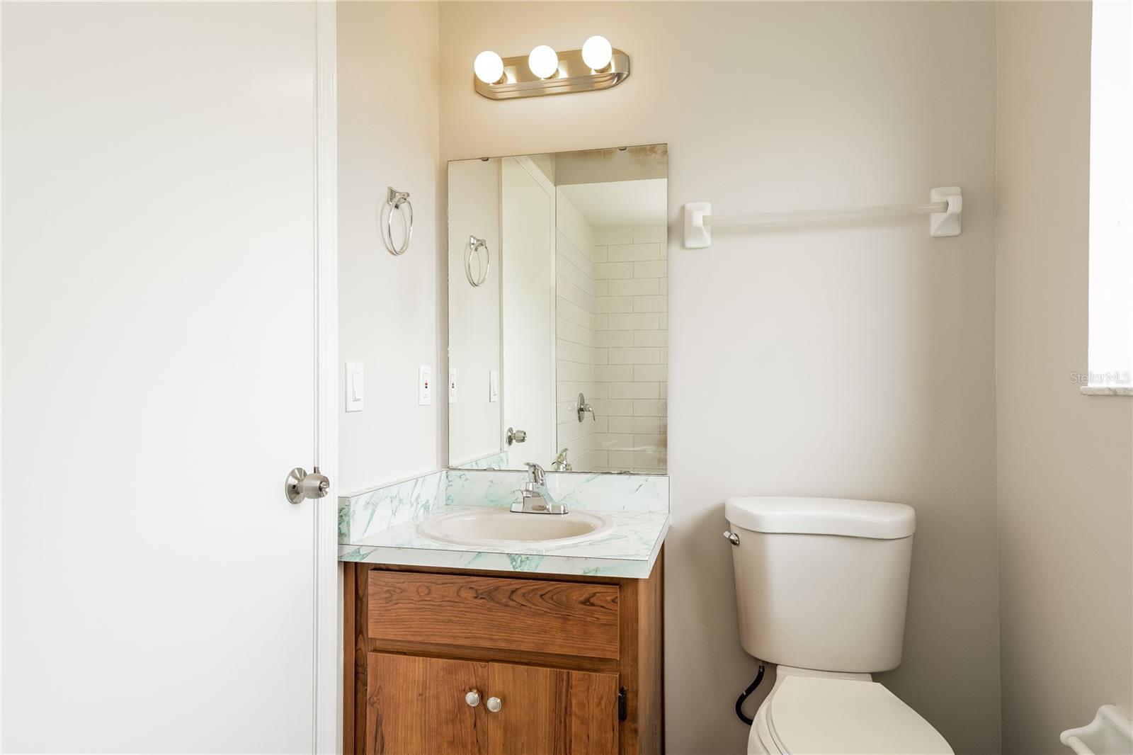 DELTONA LAKES UNIT 41 - Residential Lease