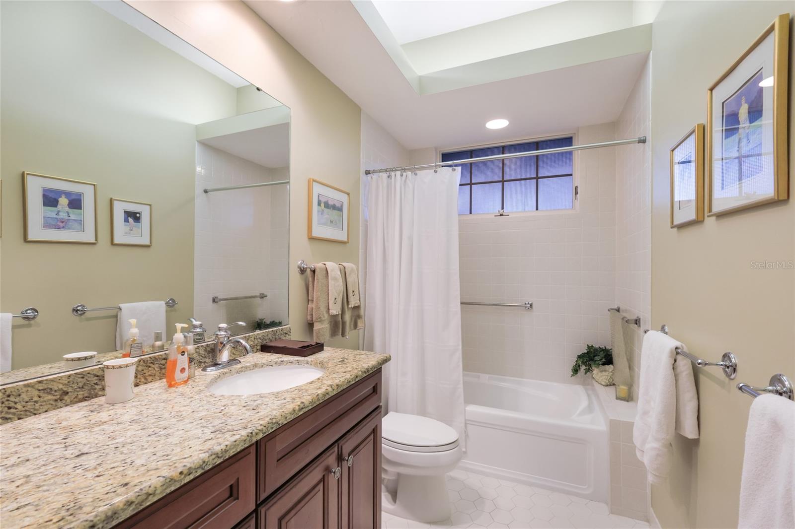 LAUREL OAK ESTATES SEC 03 - Residential