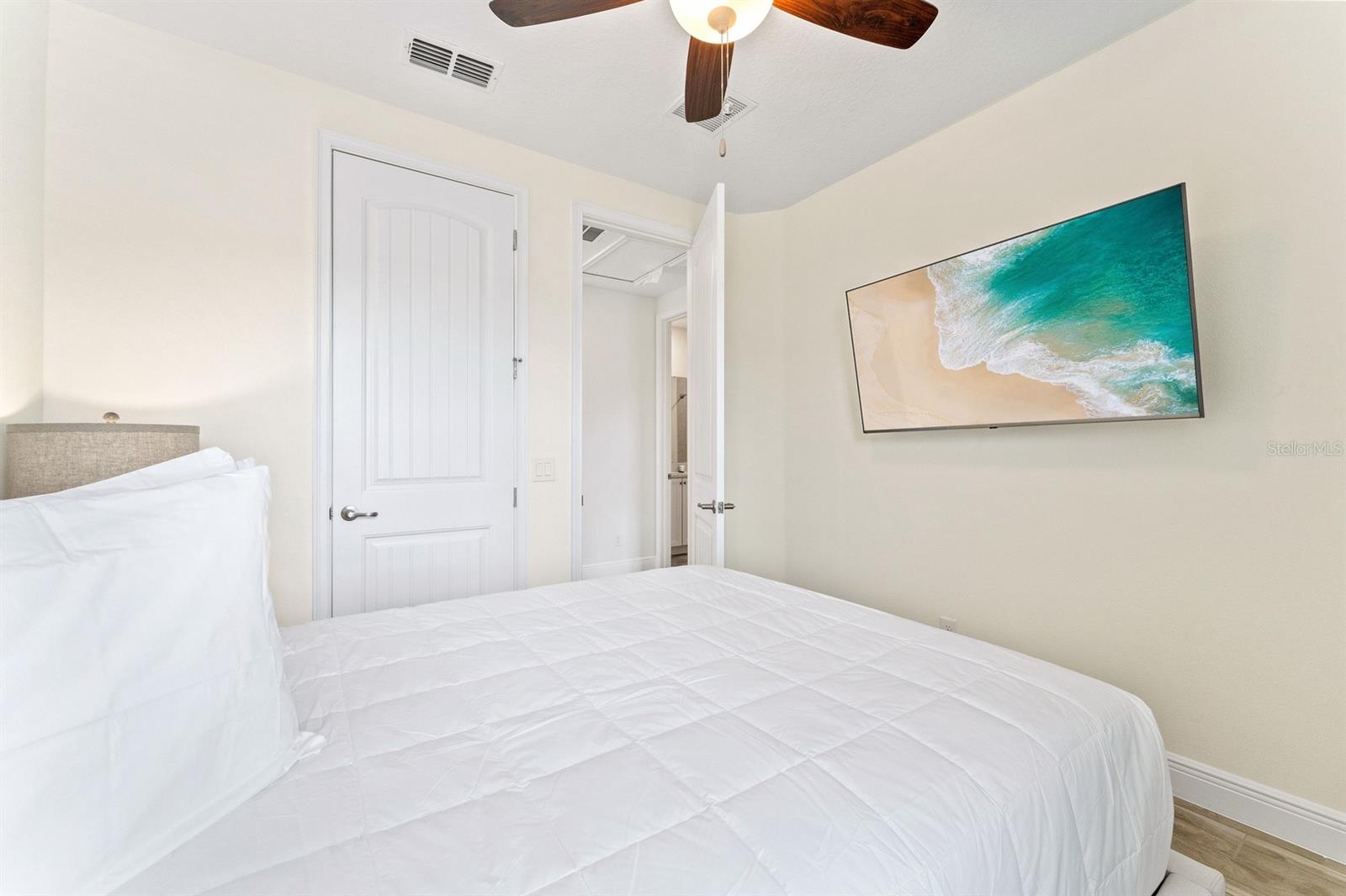 ROLLING OAKS PH 7 - Residential Lease