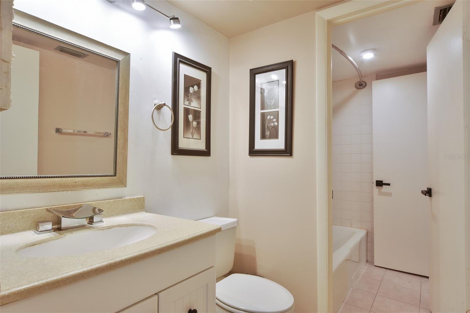 LIVE OAK VILLAGE CONDO - Residential