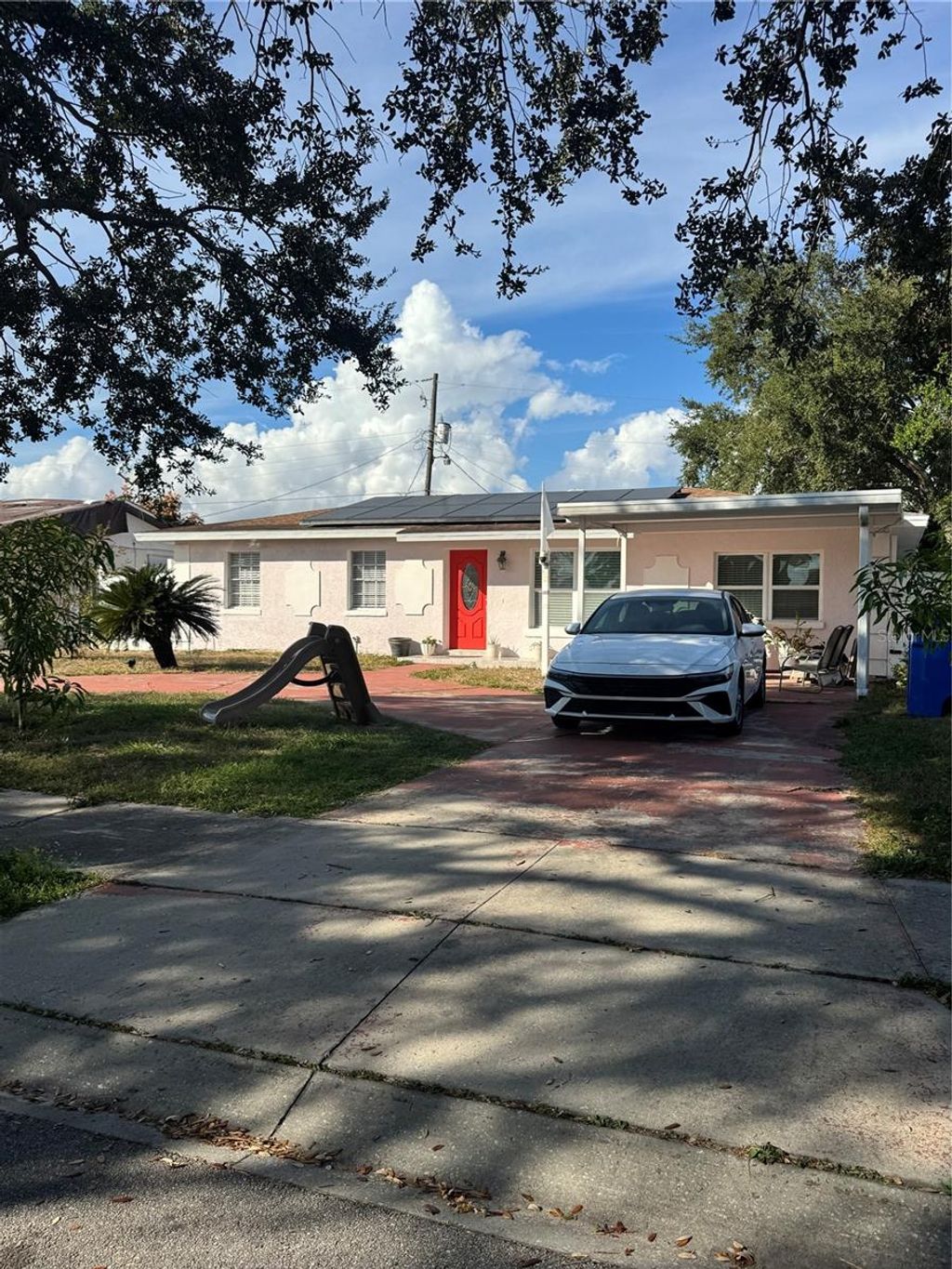 Photo of 7503 W Ellicott Street, Tampa, FL 33615 (MLS # TB8447291)