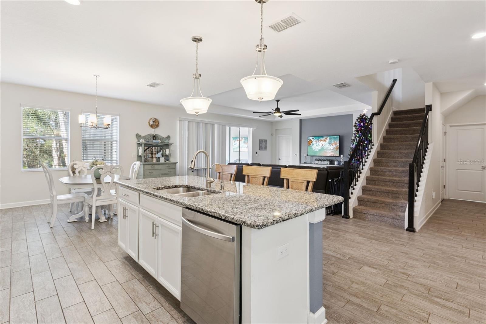 STONEYBROOK HILLS UN #2 - Residential