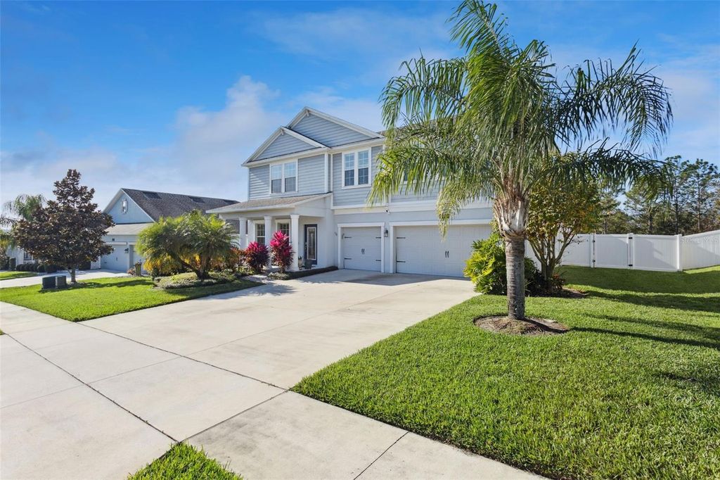 Photo of 5864 Alenlon Way, Mount Dora, FL 32757 (MLS # O6366138)