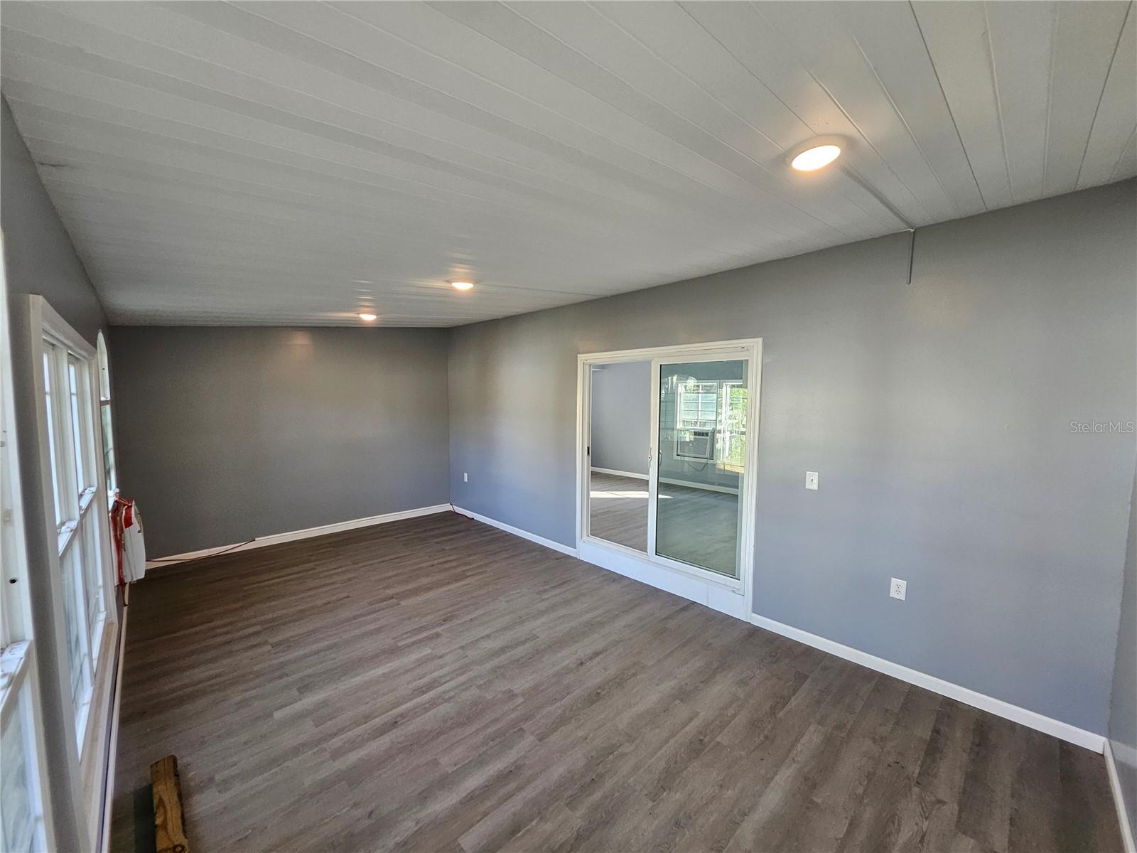 RIVER LAKES MANOR UNIT 03 - Residential