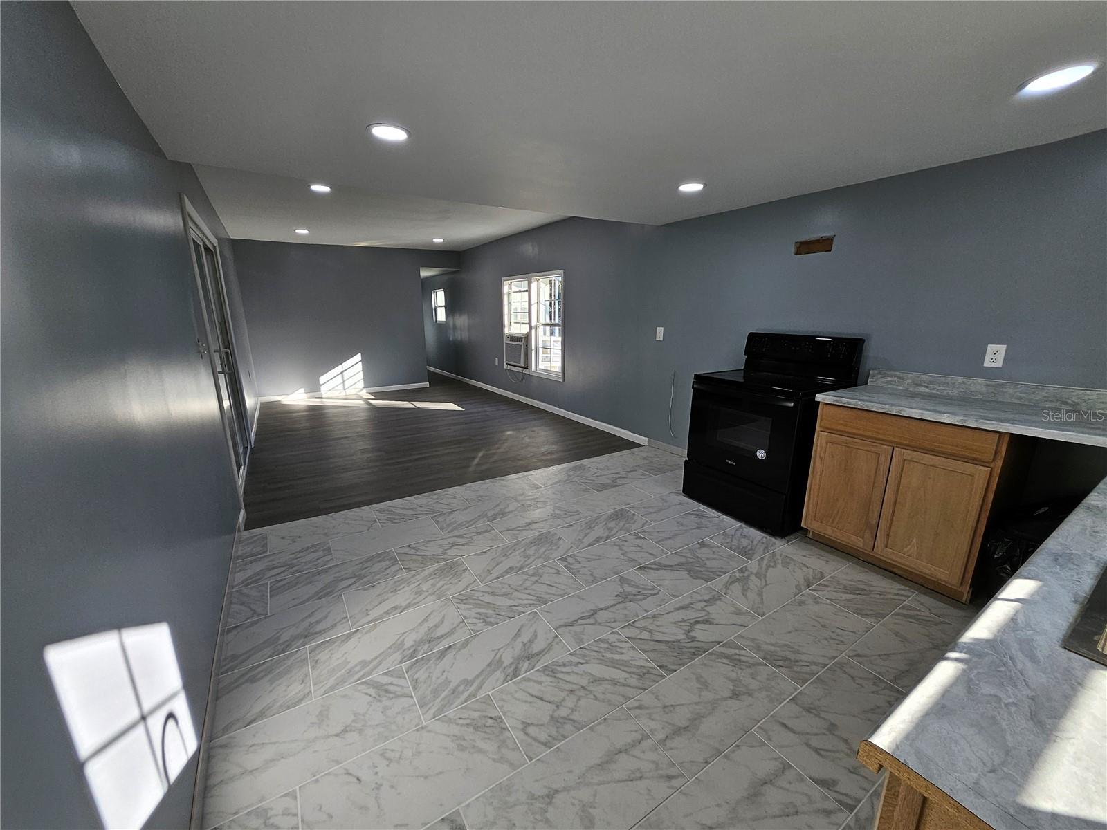 RIVER LAKES MANOR UNIT 03 - Residential