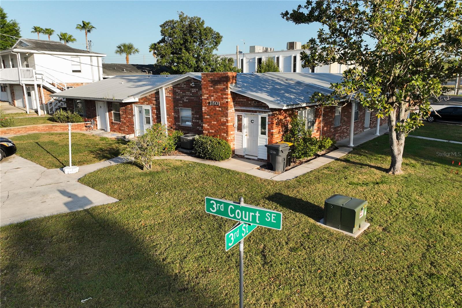 1801 3RD COURT SE