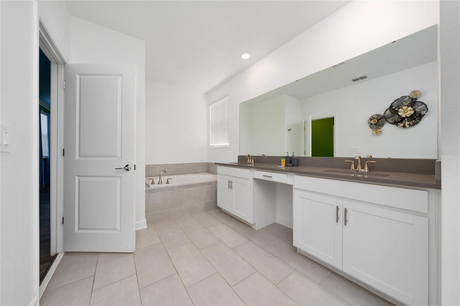 FOX NORTH - Residential Lease