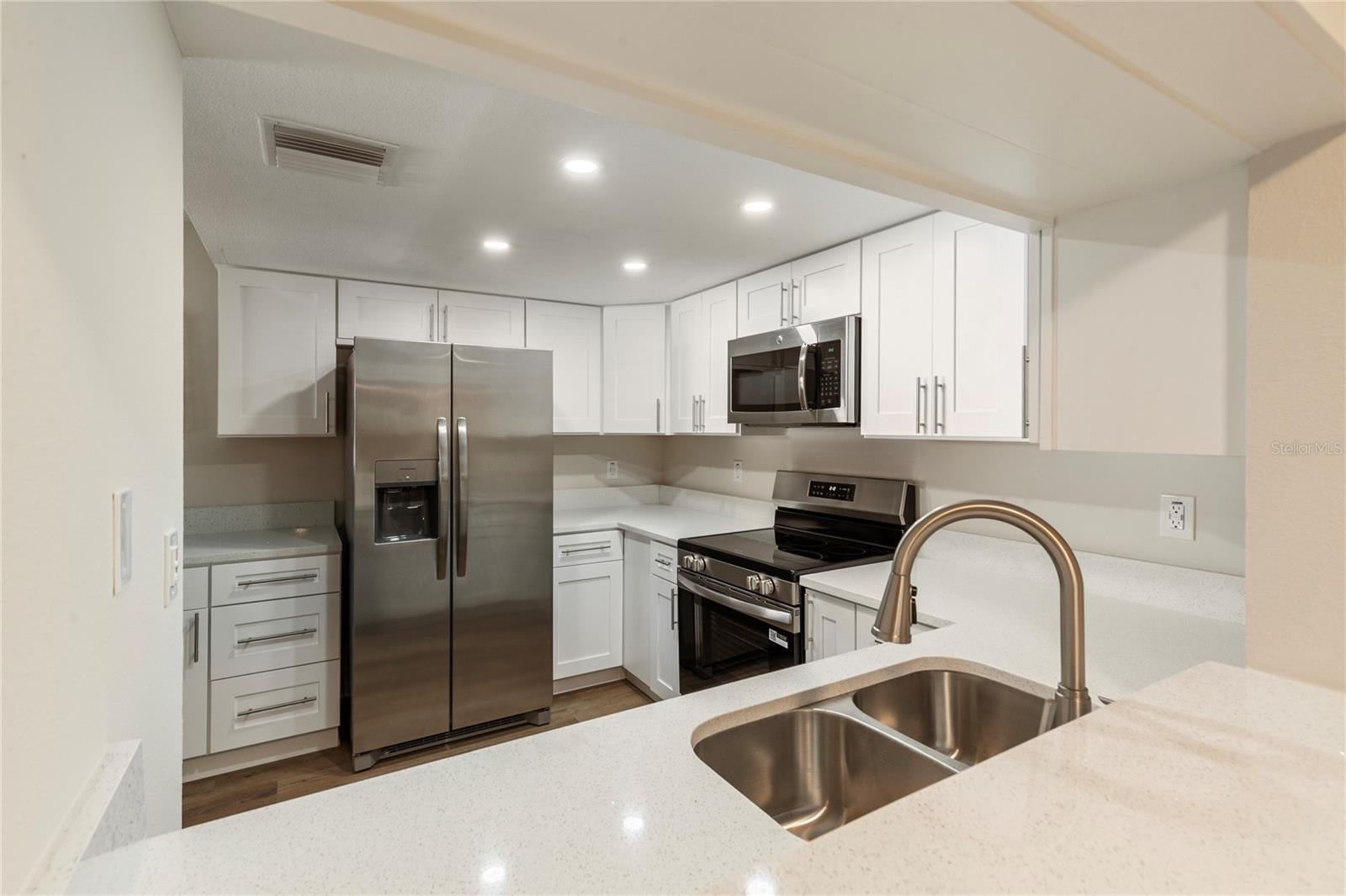 2650 COUNTRYSIDE BOULEVARD B302