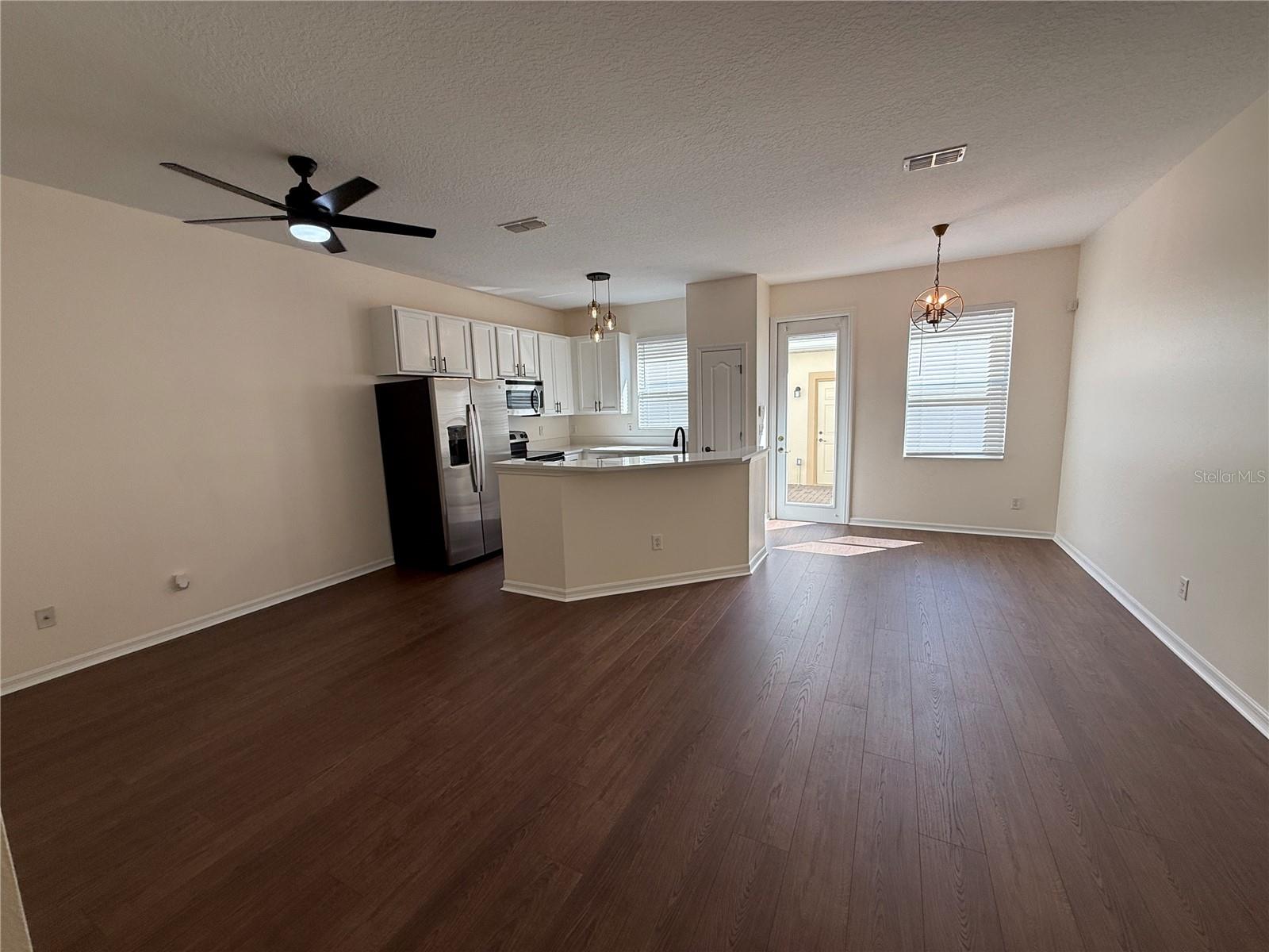 SIGNATURE LAKES, INDEPENDENCE - Residential