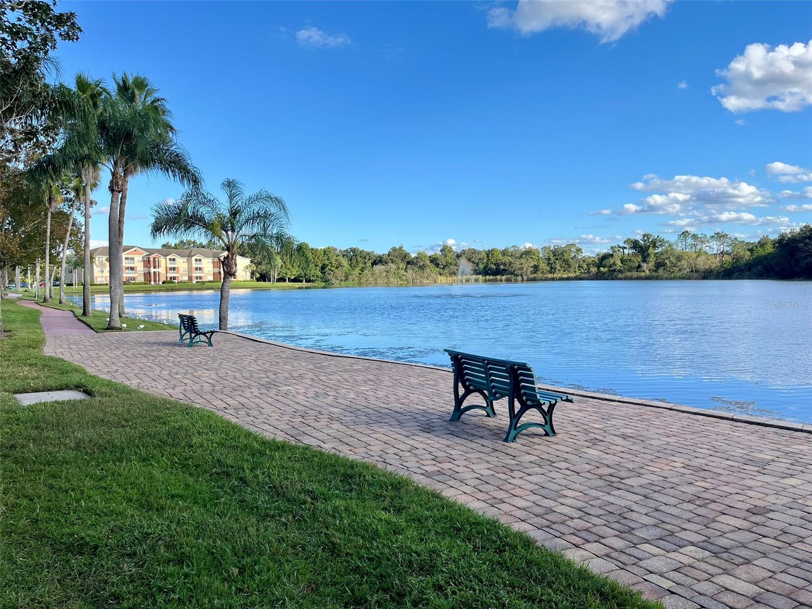 VILLAS AT LAKESIDE A CONDO - Residential Lease