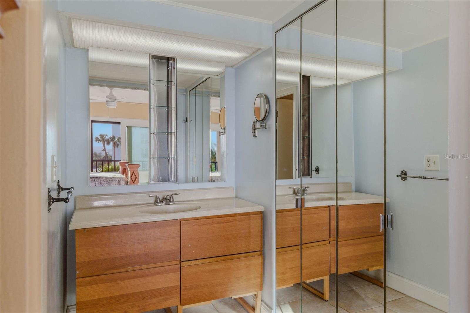 51 ISLAND WAY CONDO - Residential