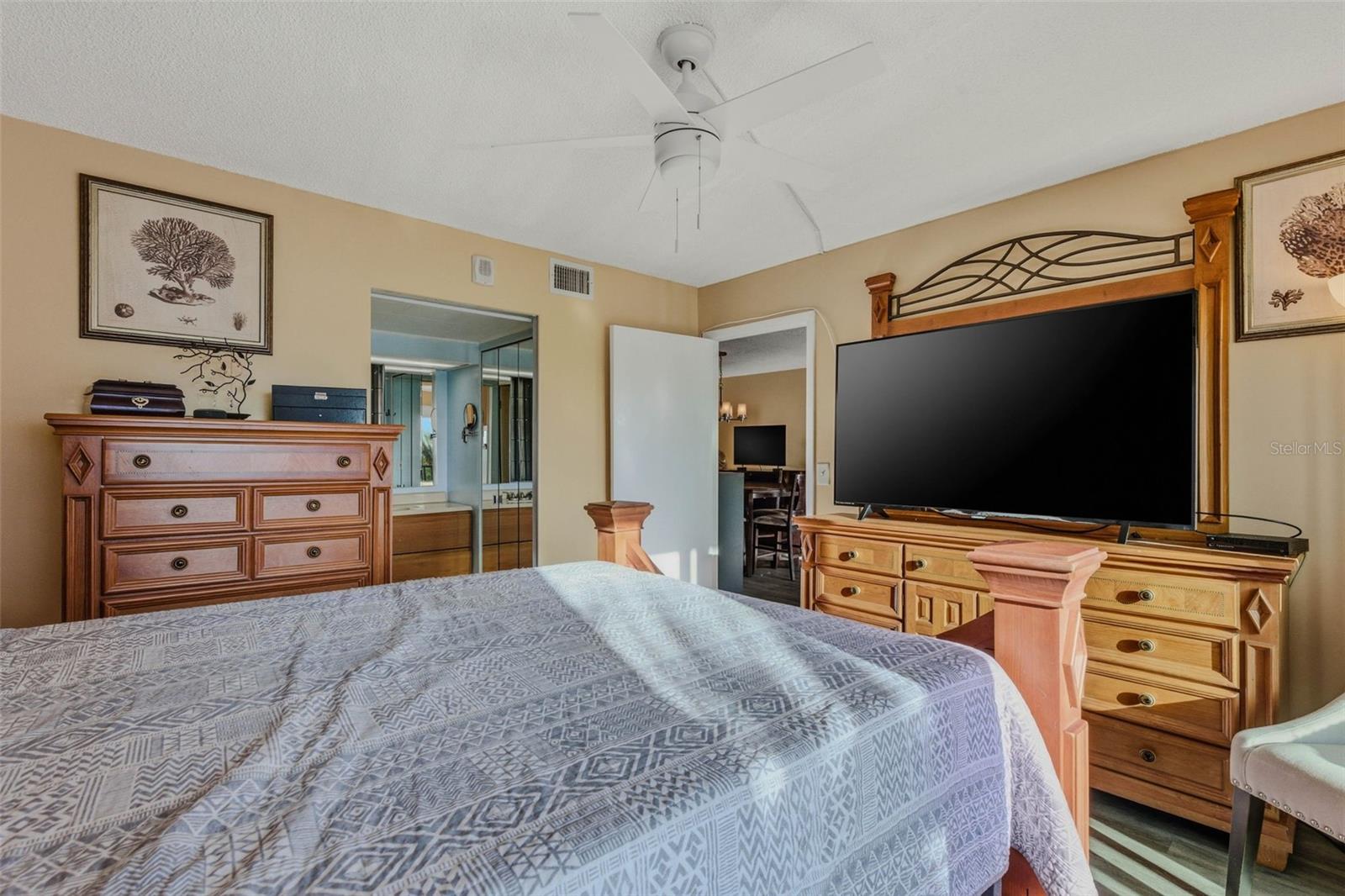 51 ISLAND WAY CONDO - Residential