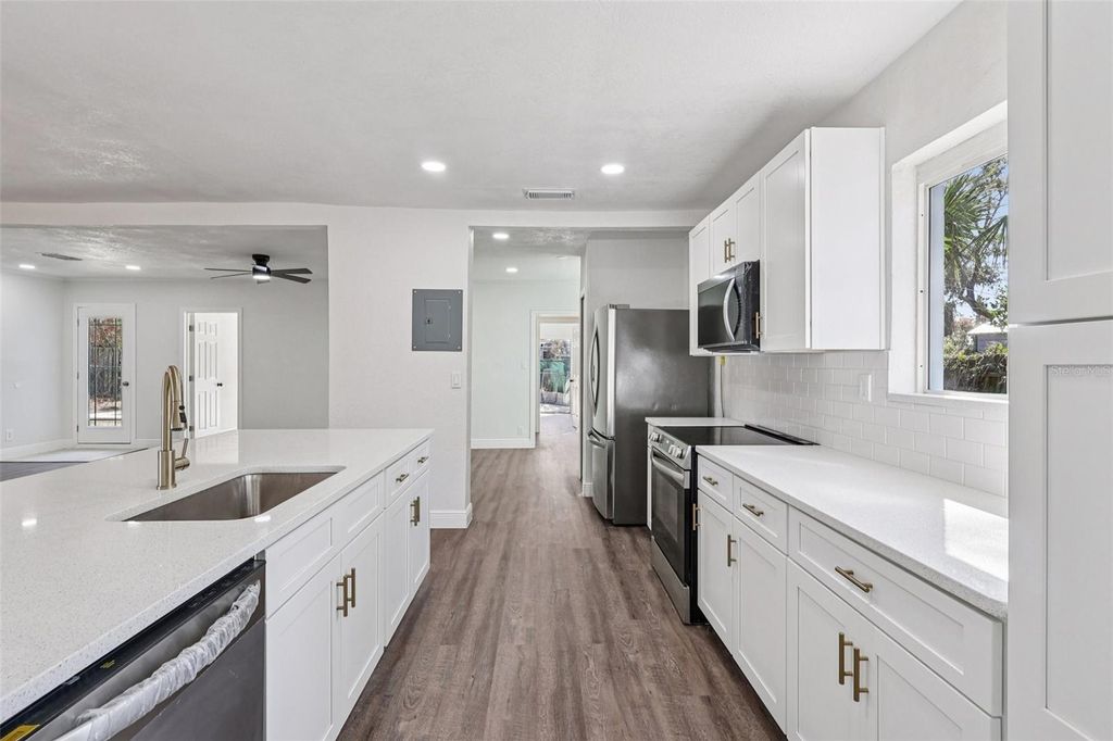 Photo of 6709 Hill Top Road, Orlando, FL 32810 (MLS # S5143433)