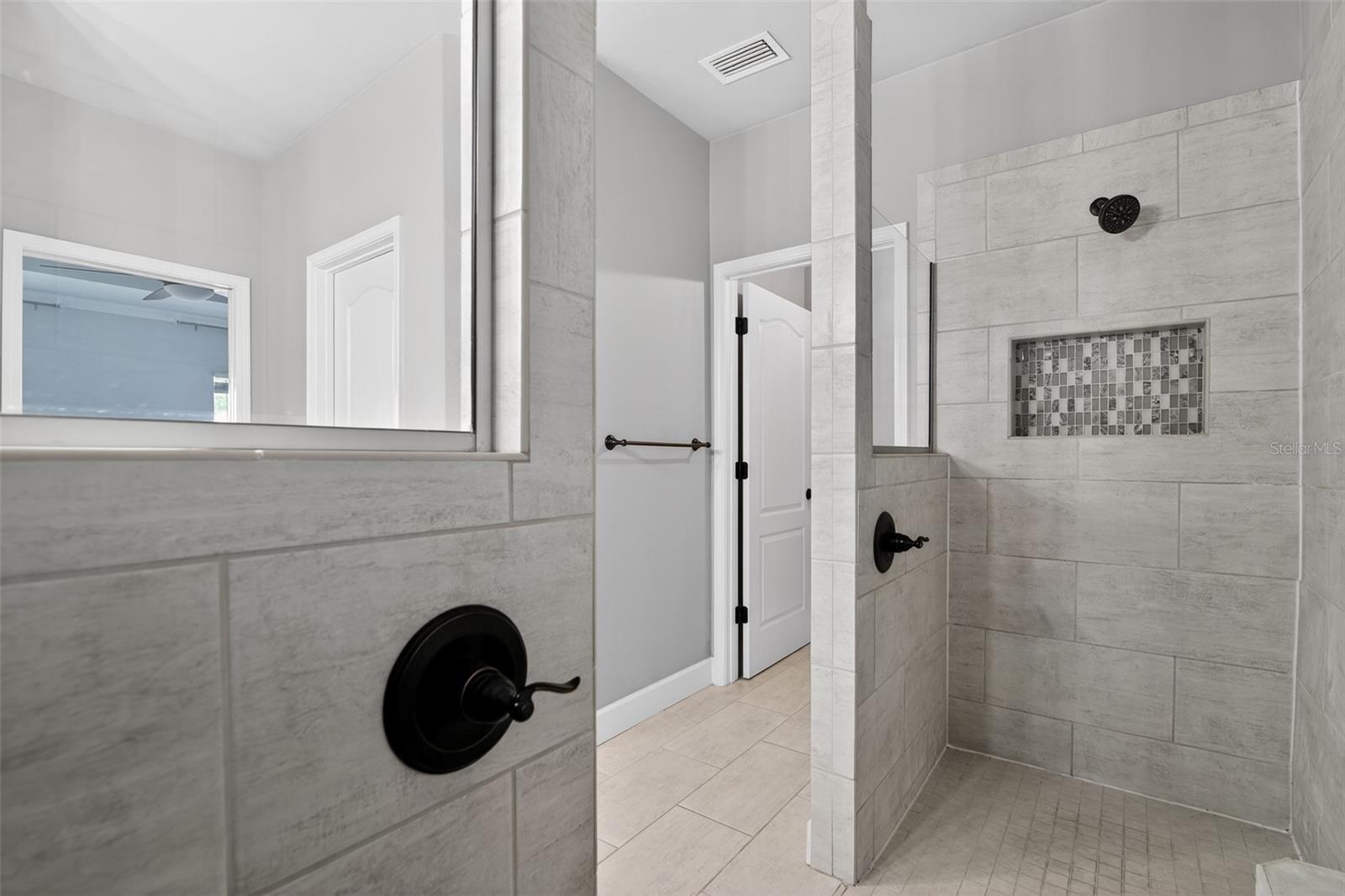 NEWBERRY OAKS - Residential