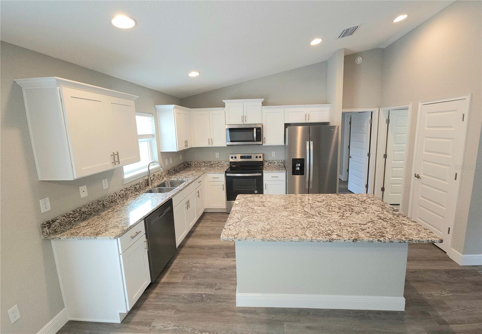 CITRUS SPGS UN 13 - Residential Lease