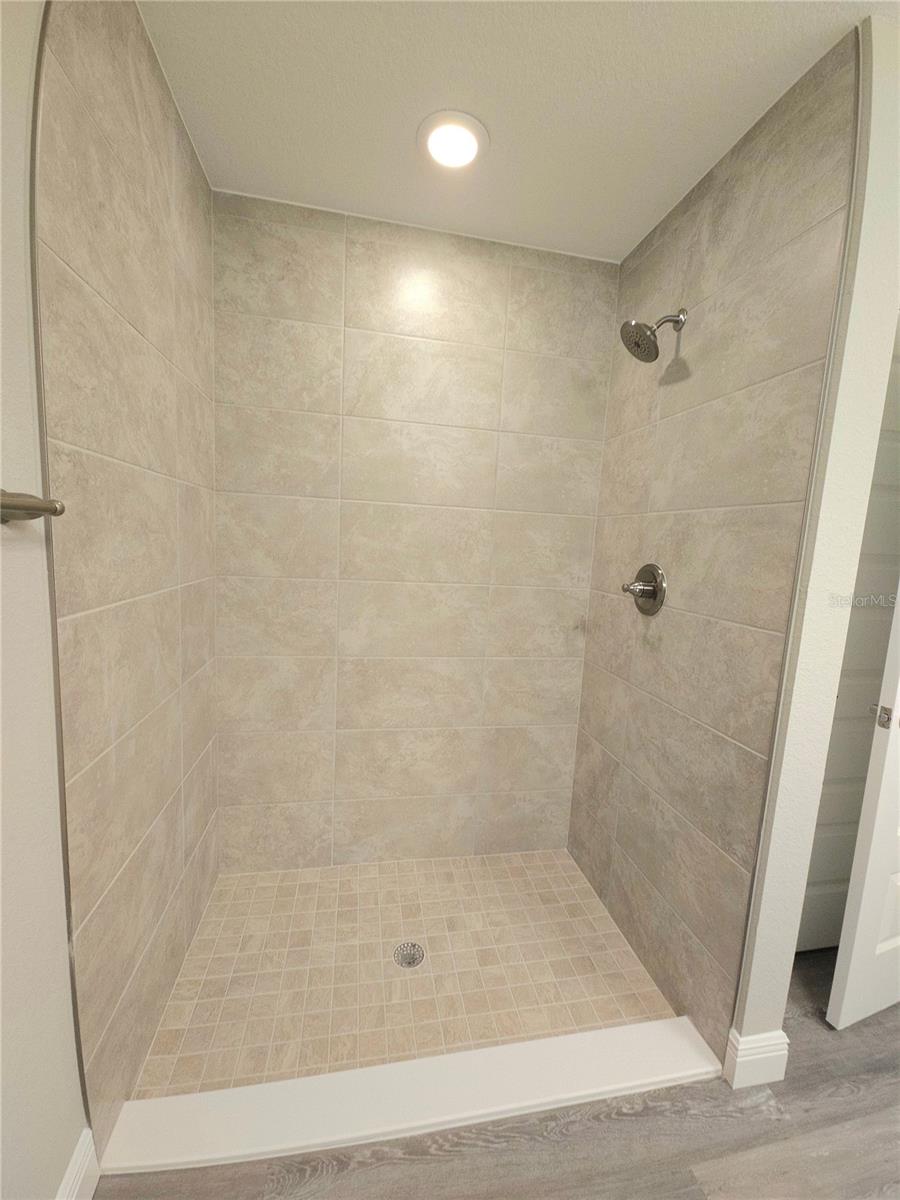 CITRUS SPGS UN 13 - Residential Lease