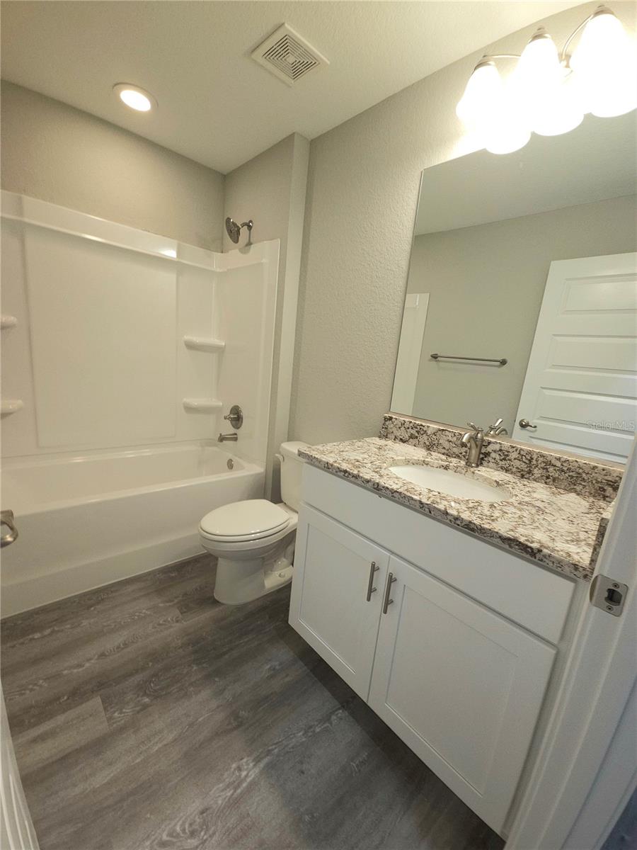 CITRUS SPGS UN 13 - Residential Lease