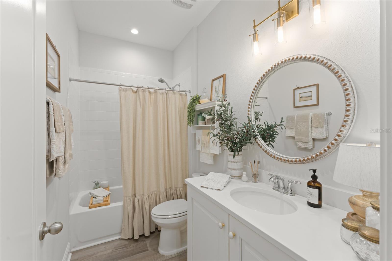 SWEETWATER GOLF & COUNTRY CLUB - Residential