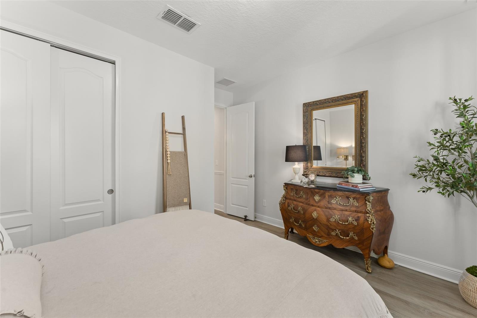 SWEETWATER GOLF & COUNTRY CLUB - Residential