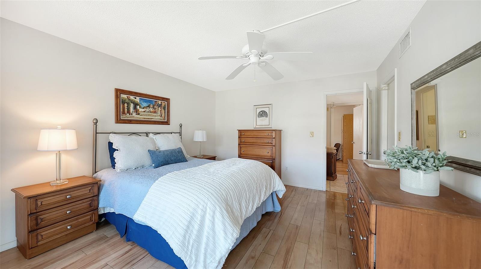 SIESTA HARBOR - Residential