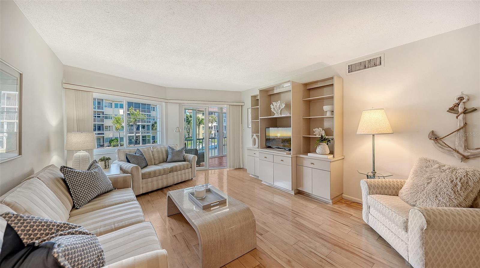 SIESTA HARBOR - Residential